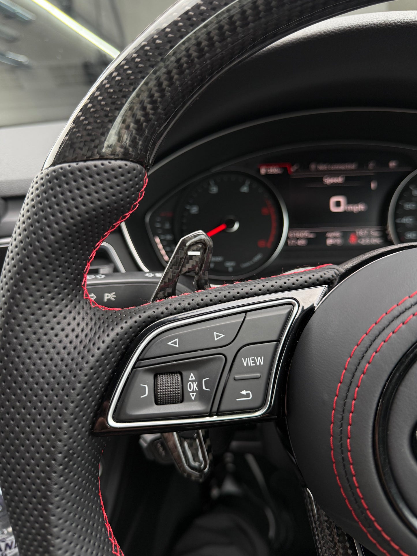 Audi Facelift Carbon Fibre Steering Wheel Upgrade (Customise)