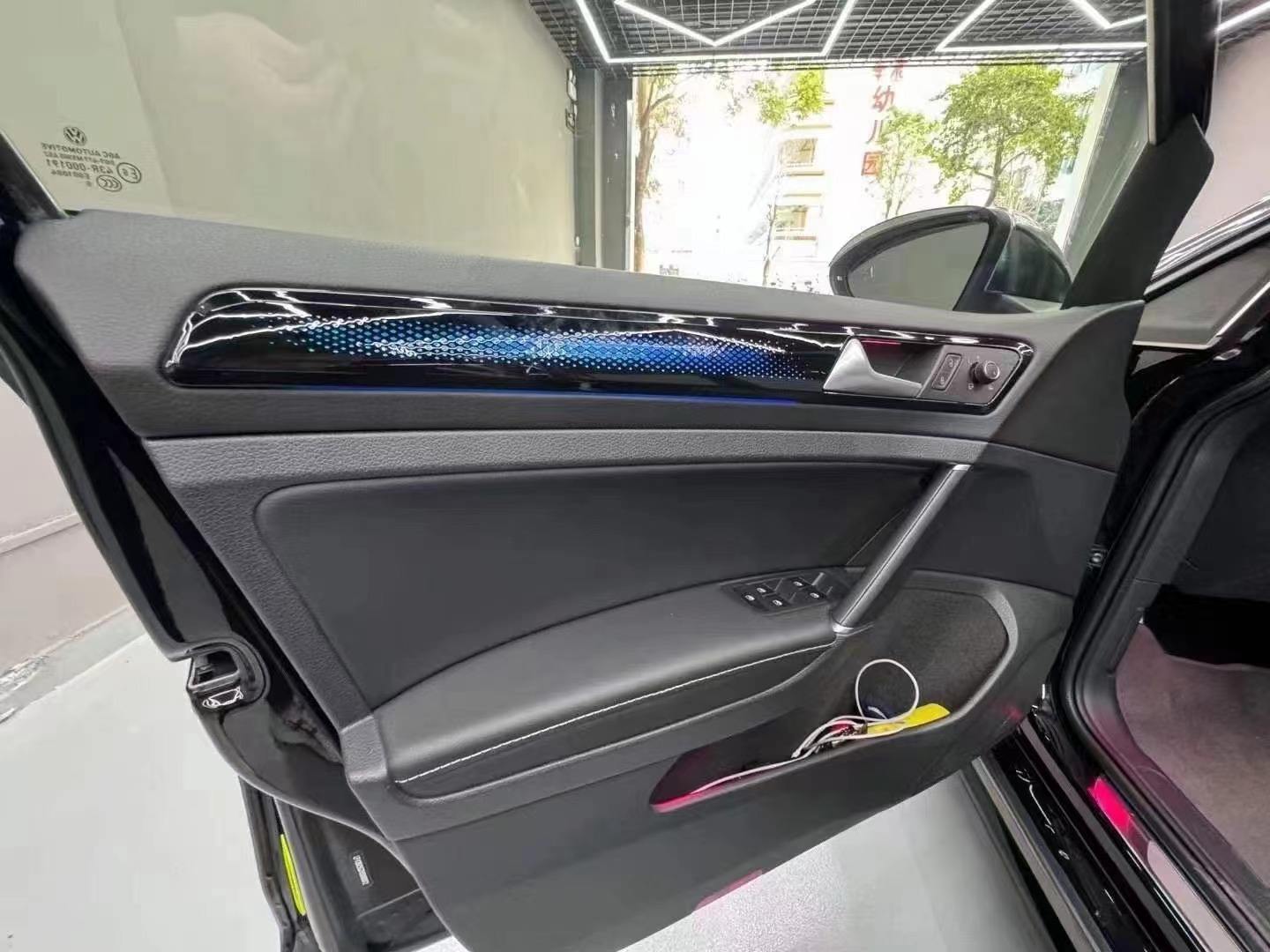 Volkswagen Golf Mk7/7.5 Ambient Lighting controlled from Screen (2014-2021)